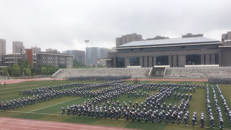 重庆市璧山区、北碚区中小学校:听党指挥,响应号召!开创国防教育新模式,打造高素质教师队伍<p><strong>——国防军事主题党日活动侧记</strong></p>