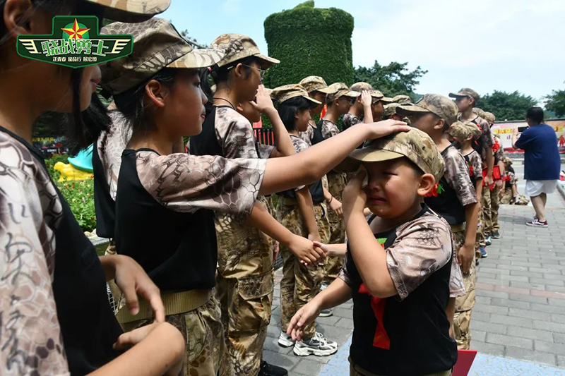 别军营丨今天，他们向夏令营敬了最后一个军礼！